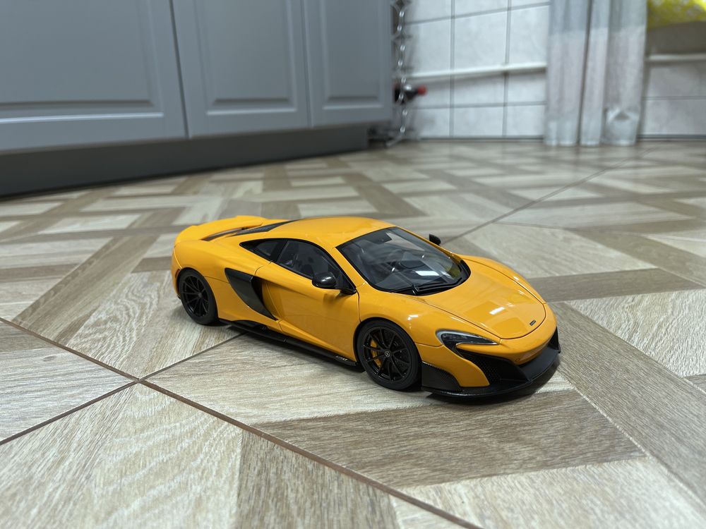 Macheta McLaren 675LT Orange Papaya 1:18 AUTOART