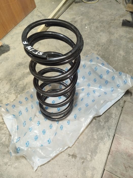 Продам пружины на Тойота