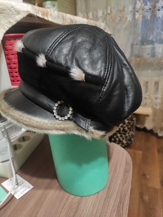 Продам женскую шапку-берет