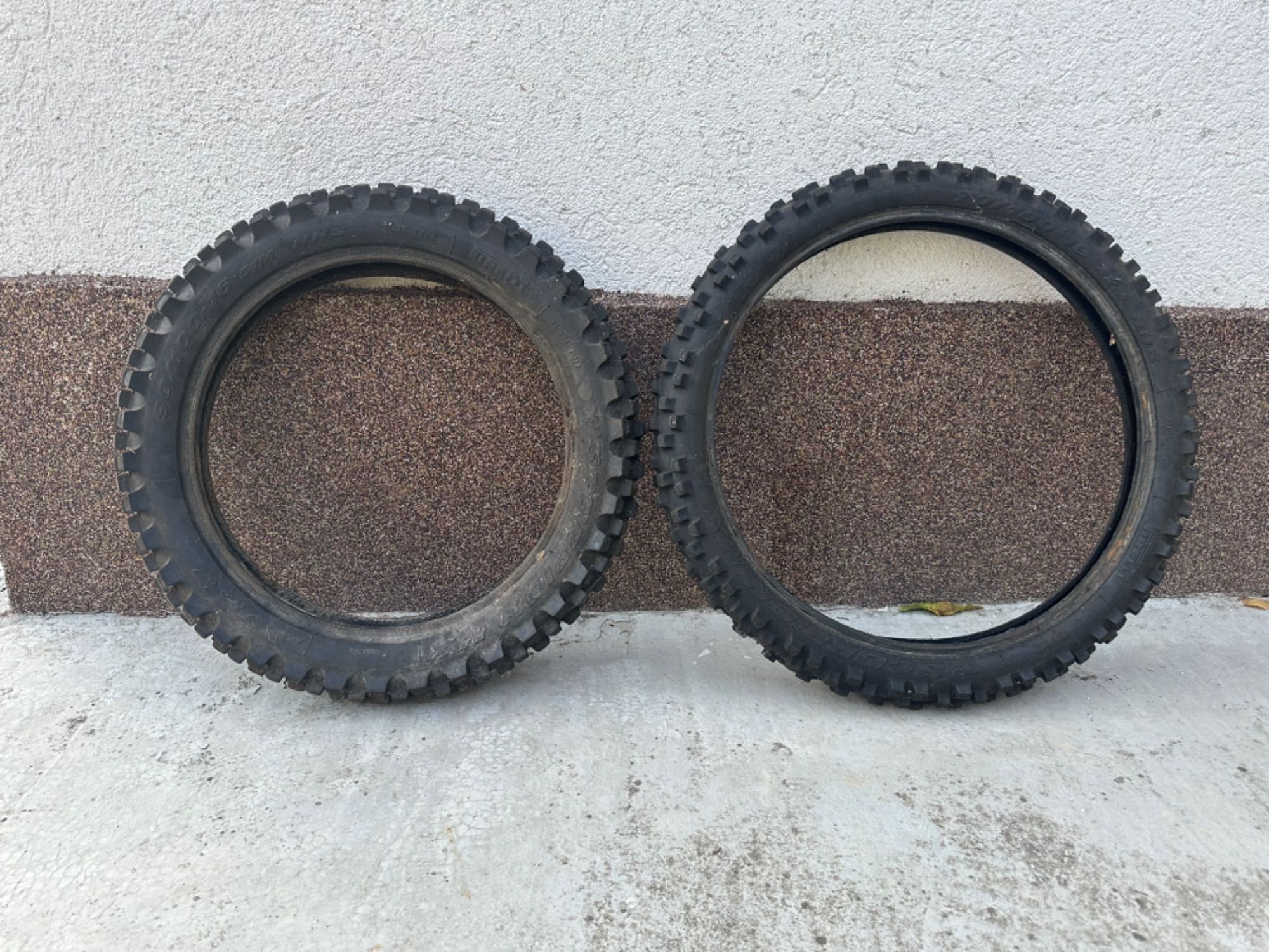 Cauciucuri motocicleta de teren