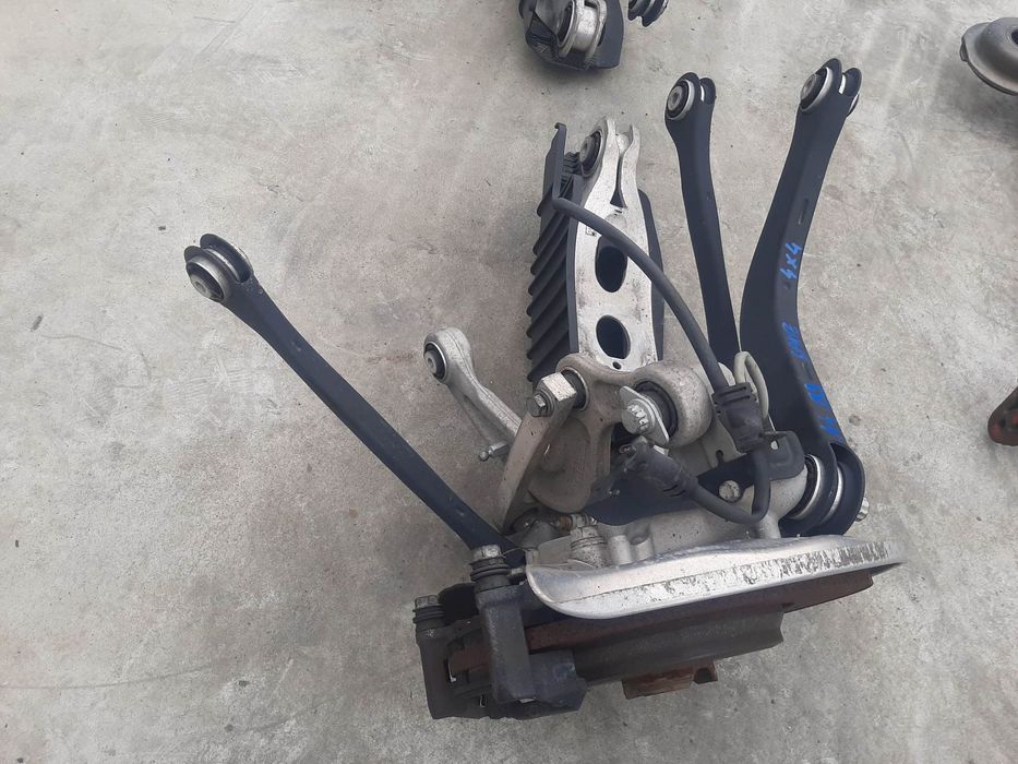 fuzeta stanga spate audi a4 b9 4x4 2.0 tdi   8w0505435aa