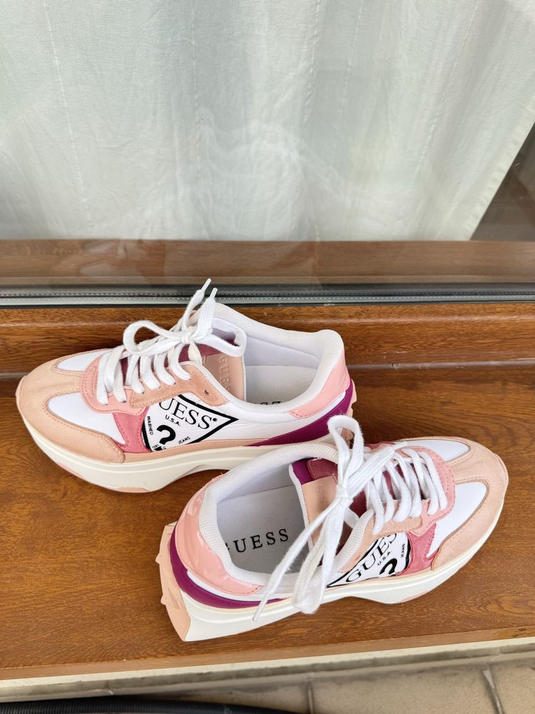 Обувки guess розови