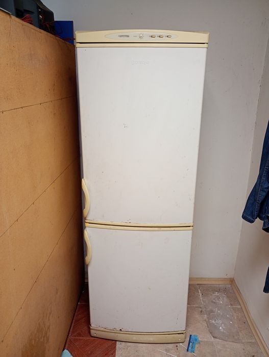 Работещ хладилник