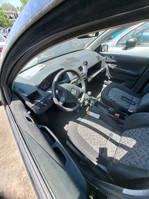 Dezmembrez Skoda Fabia 1.2B 2006