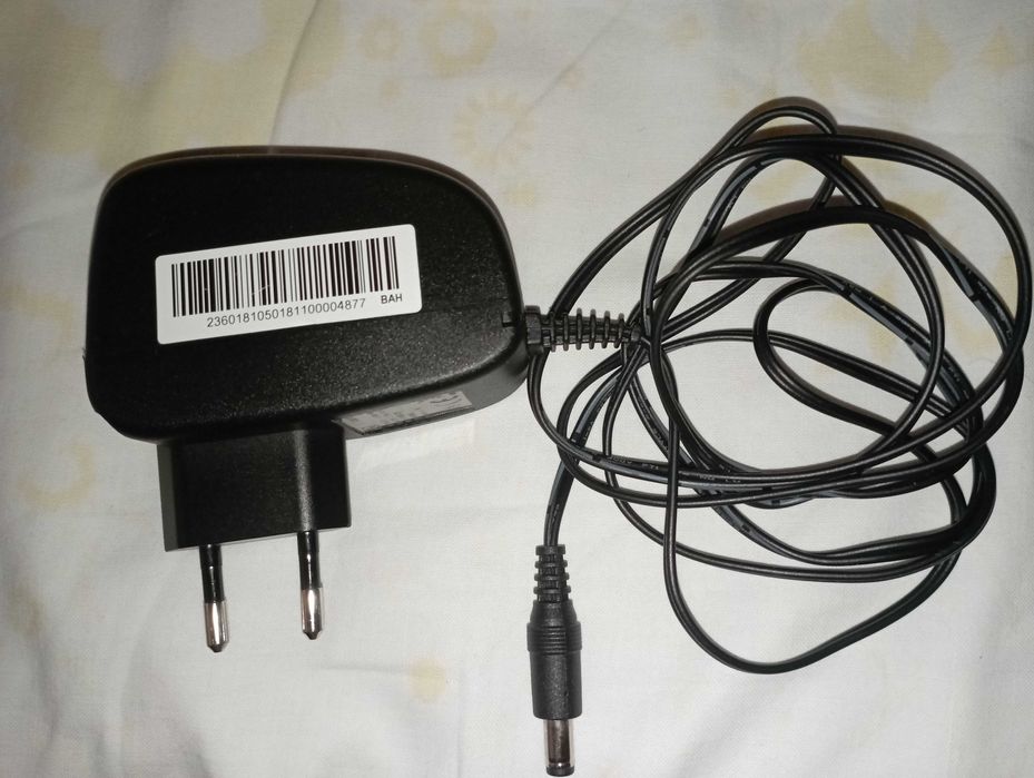 adaptor AC/DC de 12V 1.5A ,Nou