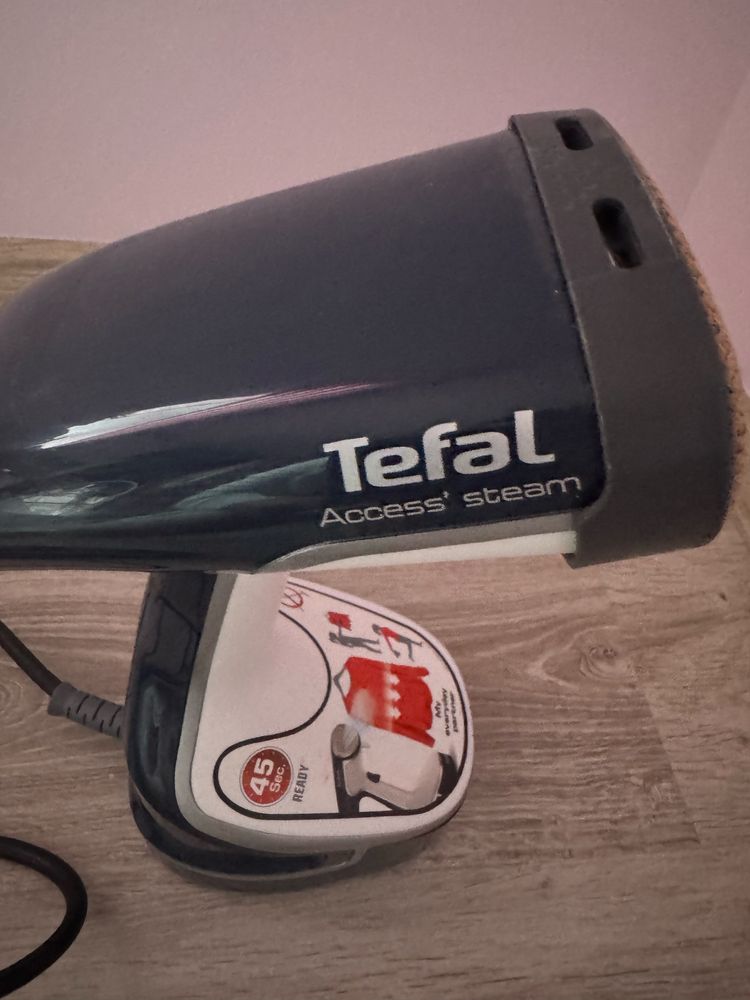 Уред за вертикално гладене с парa Tefal