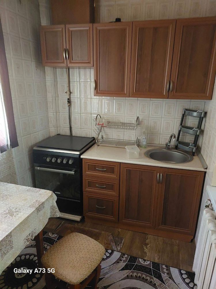 Чиланзар 1   2 х комнатная квартира в аренду. Срочно