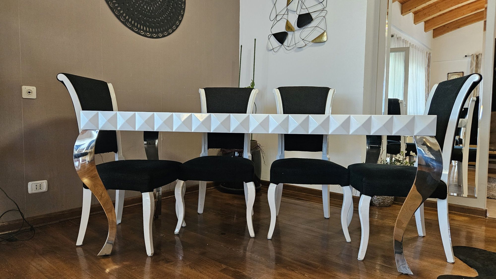 Masa dining  Divani & Sofa