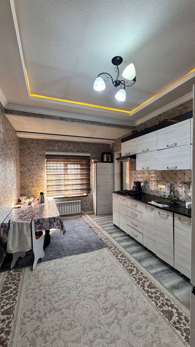 Povorot, 61kv. Kvartira sotiladi!