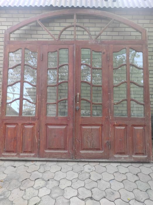Дверь для домабольшой
