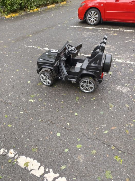 Mașinuța electrica 4x4 cu telecomanda