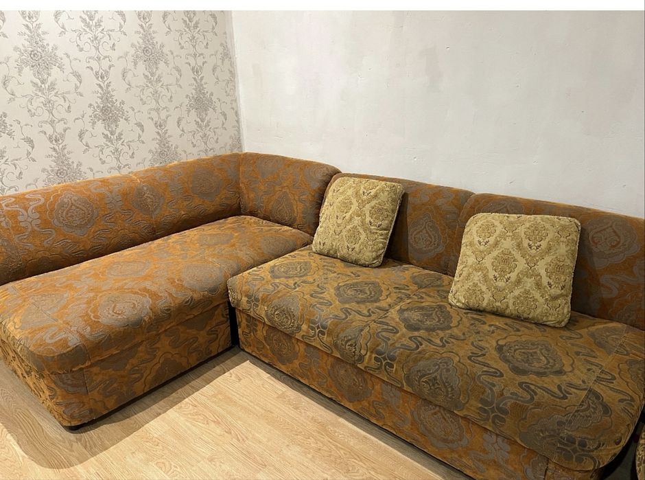 Продается диван угловой