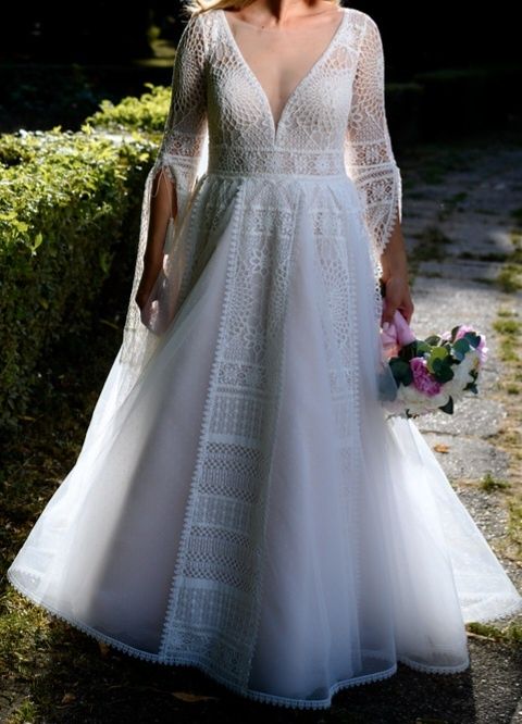 Rochie de mireasă,  purtată o singură dată,  mărime S/M, model deosebi