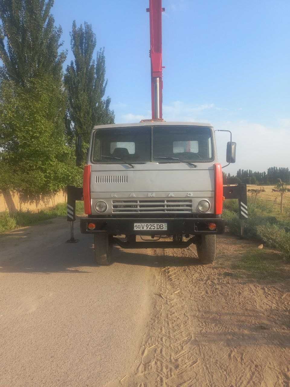 Avtokran Harbin 16 tonnalik