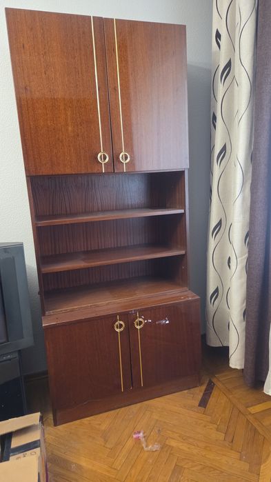 Продам сервант за символическую цену