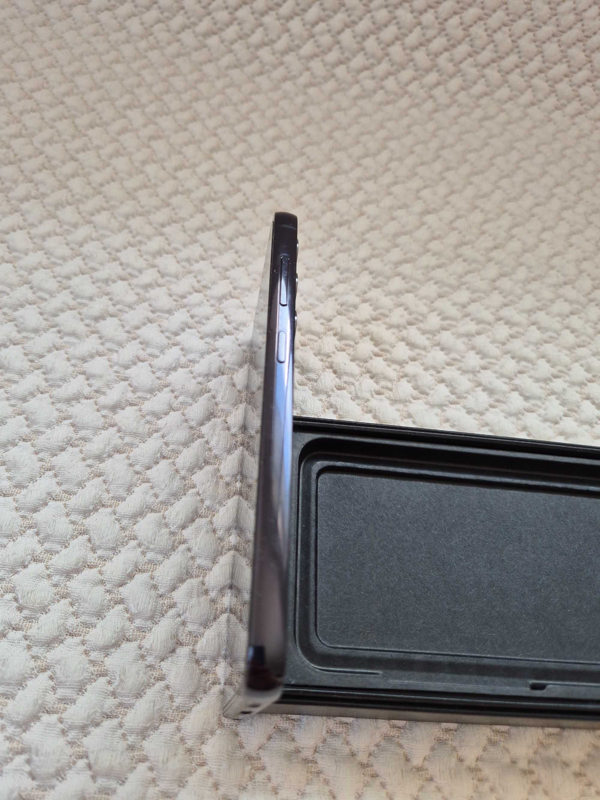 Продавам Samsung S23