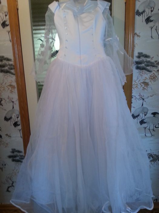 Свадебное платье, очень красивое размер 46-48