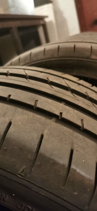 Vând cauciucuri vara 2 latimi folosite pe bmw