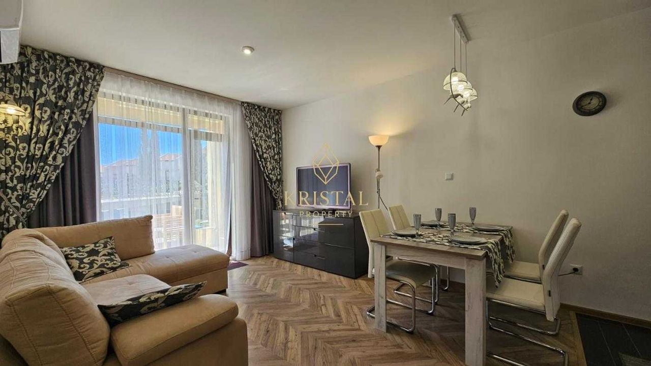 Продава се Двустаен апартамент в Свети Влас - 58 кв.м за 1811 €/кв.м - Снимка #2