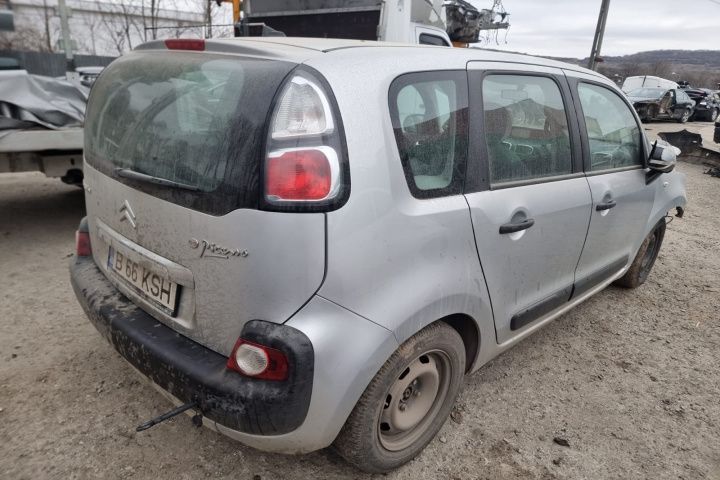 bara spate armatura portbagaj haion stop tripla stanga dreapta turbina timonerie injector Citroen C3 Picasso motor 1.6hdi dezmembrez
