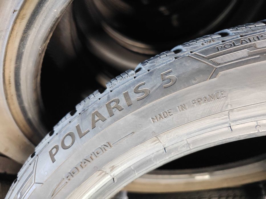 2бр.зимни гуми 225/40/18 Barum