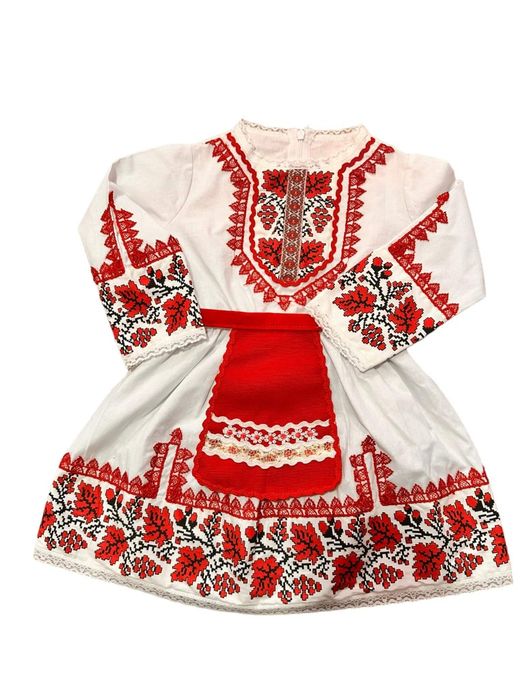 Народни носии за Мама Тати и дете