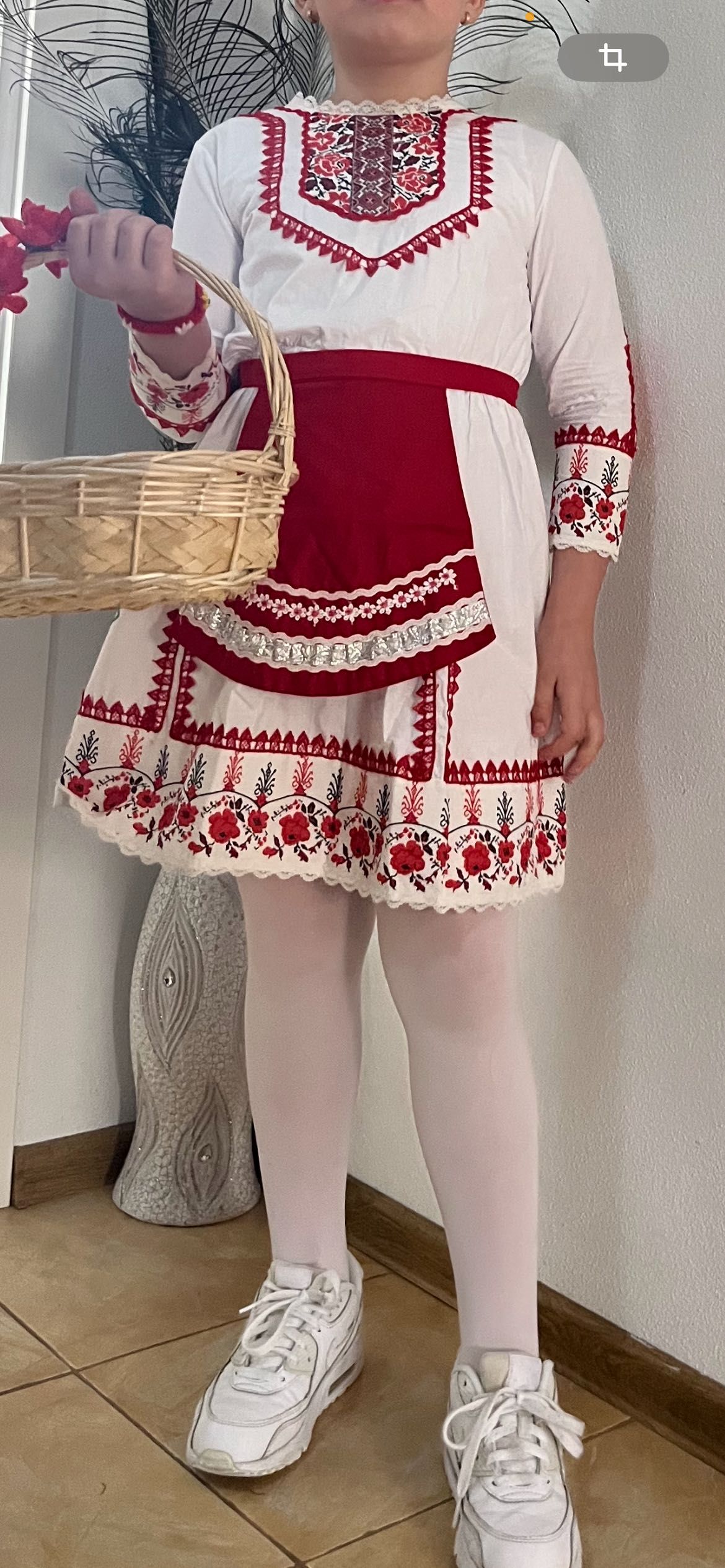 Детска Народна носия много удобна и стилна