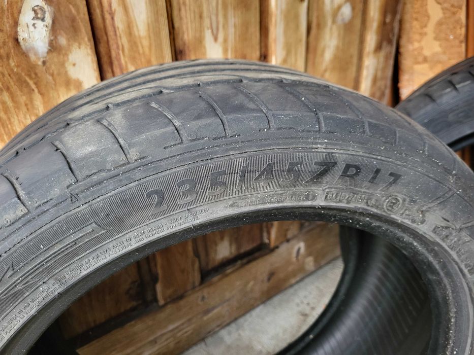 Гуми dunlop, lassa 235/45 R17 97W в добро състояние