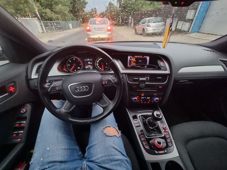 Vând Audi a4 2012