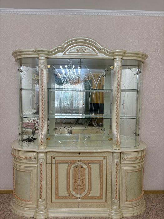 Продается сервант