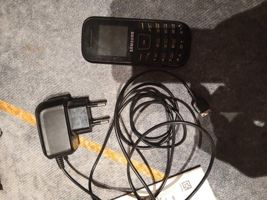 Простой телефон. Кнопочный