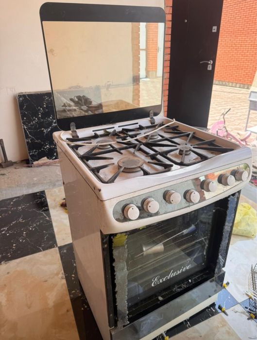 Продам газ плиту