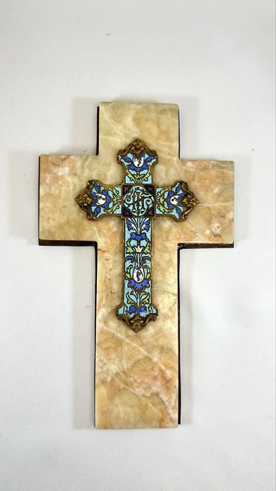 Deosebita Cruce veche bronz si email crucifix pe piatra vintage