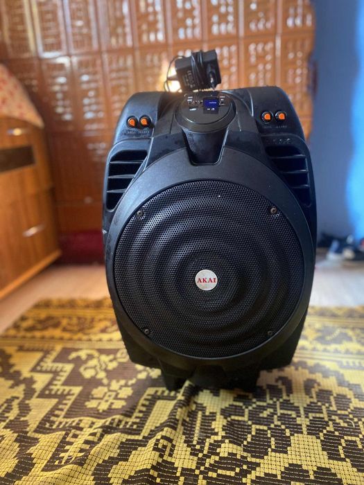 Vand boxa akai folosita