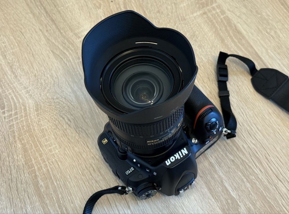 Nikon D750 AF-S NIKKOR 24-120 mm  (2580 Cadre)