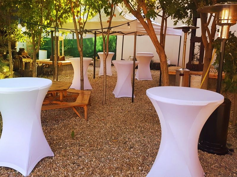 Mese dreptunghiulare/mese rotunde/scaune chiavari / mese de cocktail