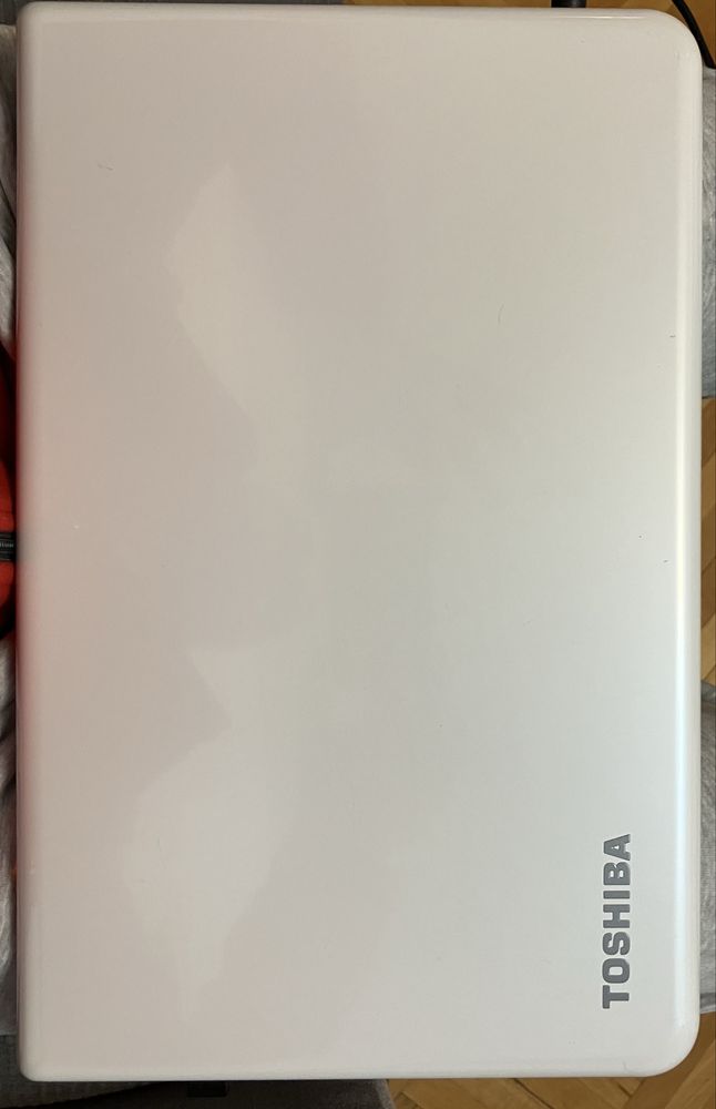 Laptop Toshiba Sattelite upgradat cu Ssd si RAM