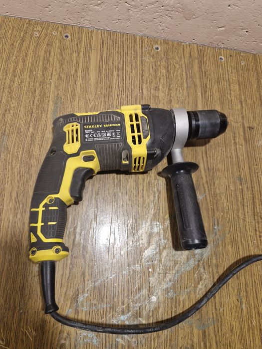 Продам дрель стенли