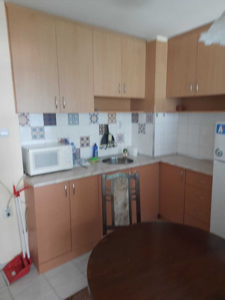 Дава се под наем Тристаен апартамент в Плевен, Идеален център - 70 кв.м за 306 € - Снимка #3