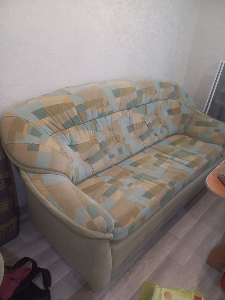 Продам диван в хорошем состоянии