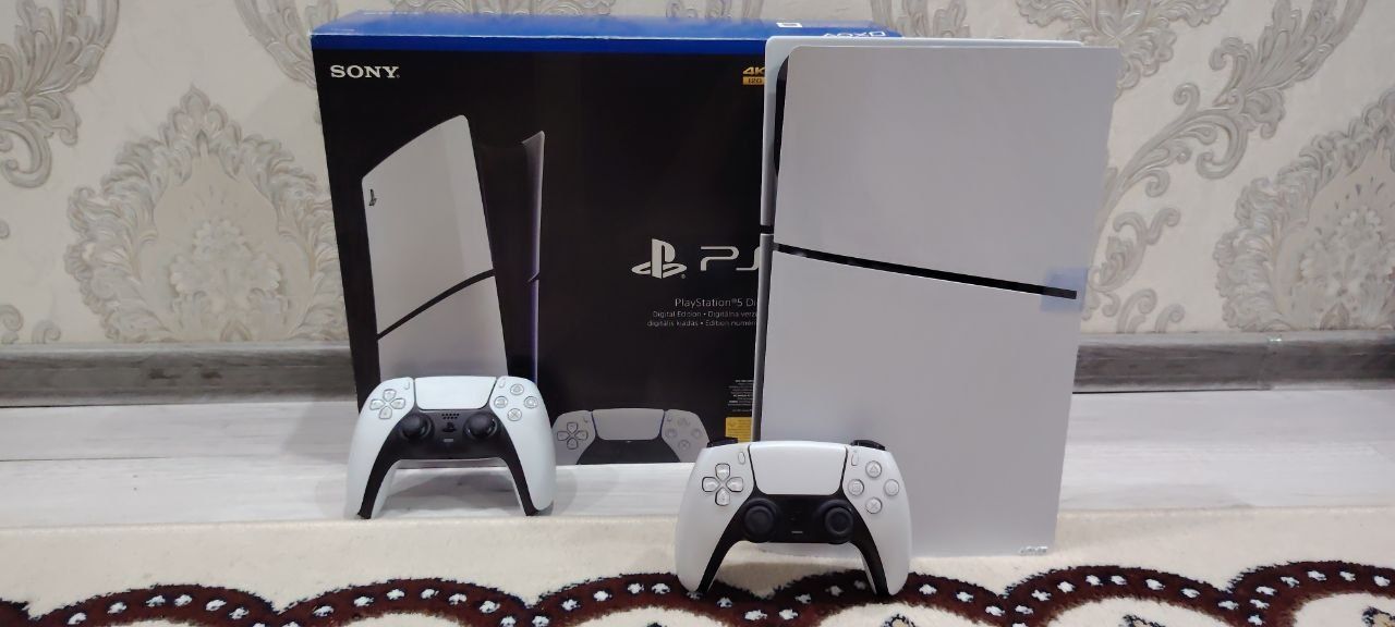 Продам Playstation 5 Slim Европы 2 джойстик и док станция
