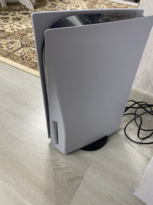 Продам Sony Playstation5