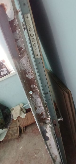 Temir eshik sotiladi razmer 2.10 ga 93