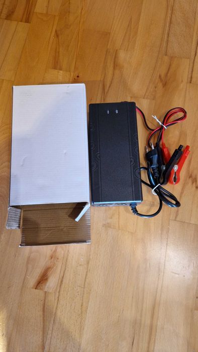 Incarcator baterii Li-ion 24v