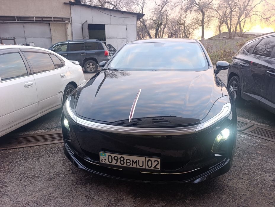 Сдаётся на выкуп Hongqi E-Mq5 2024 и 2025 года.