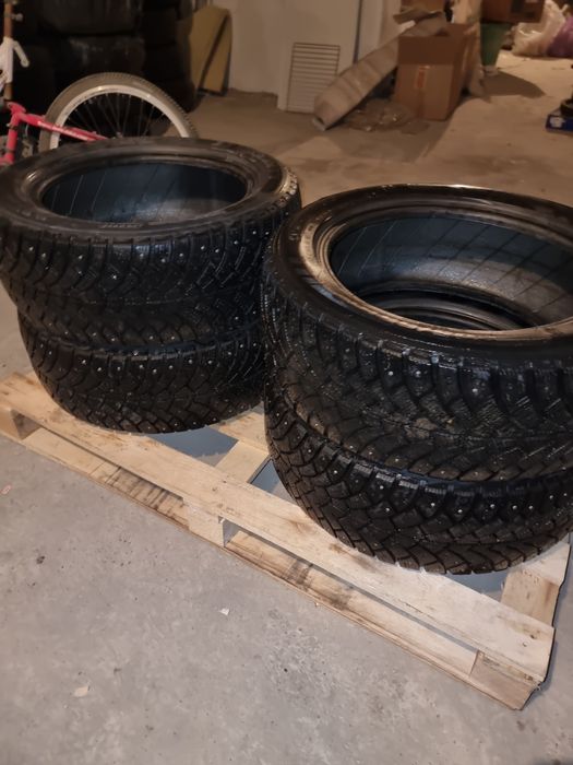 Зимняя резина 205/55/16 б/у.