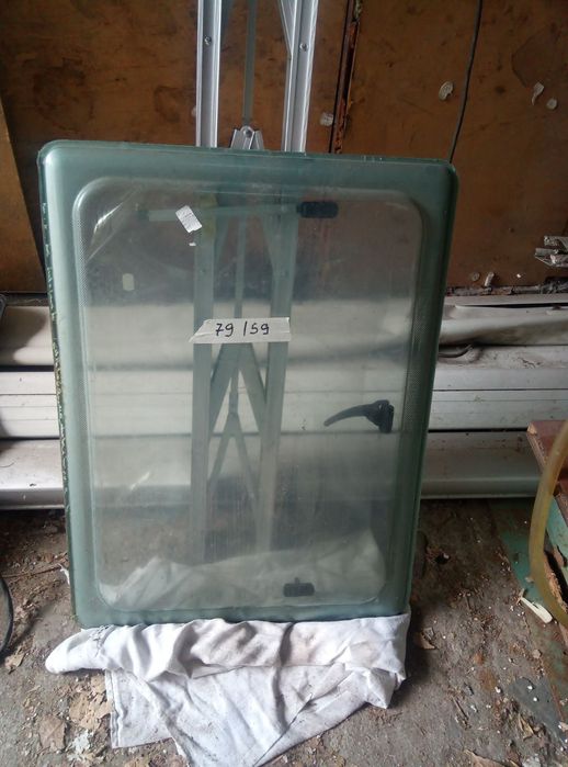 Продавам прозорци,люкове,маса,тенти,брони и др за кемпер и каравана