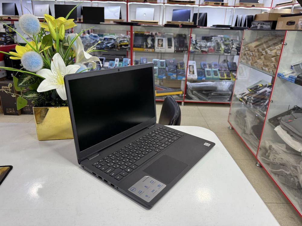 dell core i3 8/128/1000 holatlari yaxshi hotira va operativkasi yetarl