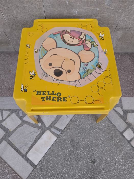 Продавам детски масички