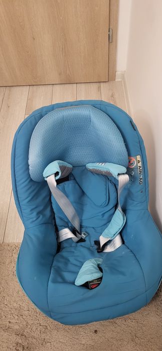 Scaun auto  maxi cosi de foarte bună calitate.